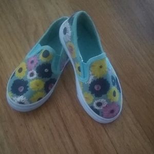 Girls shoes